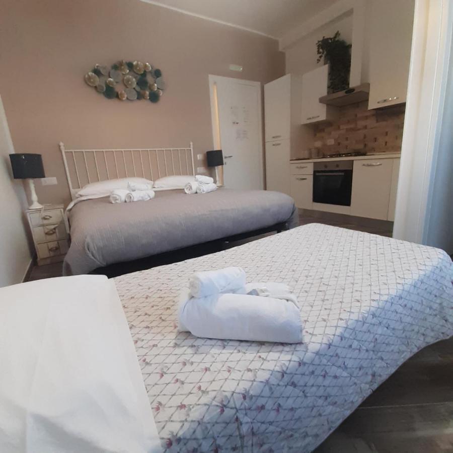 Hotel L' Ora Blu à Fiumicino Extérieur photo